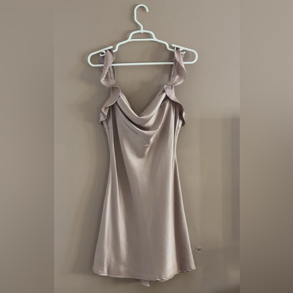 Elegant Cream Sleeveless Dress